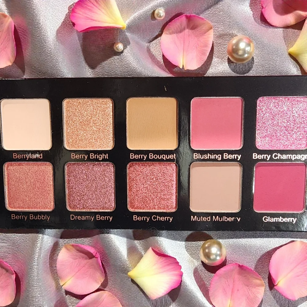 VIOLET VOSS Berries N' Cream Dreams Palette 10 shades .46 oz / 13 g Brand New - Picture 10 of 16